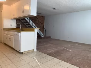 Photo #4: 41046782 Listing