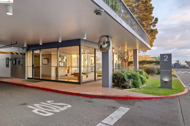 MLS: 41046844 Condo For Sale