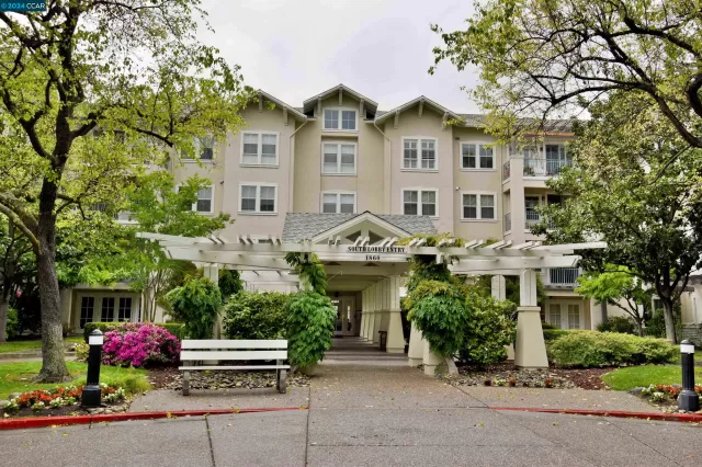 MLS: 41046964 Condo For Sale