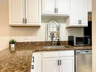 Photo #2: 41046997 Listing