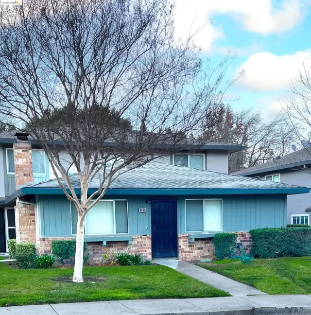 MLS: 41047023 Condo For Sale