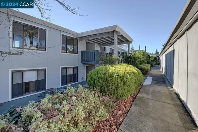 MLS: 41047039 Condo For Sale