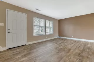 Photo #4: 41047140 Listing