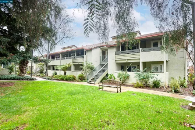 MLS: 41047331 Condo For Sale