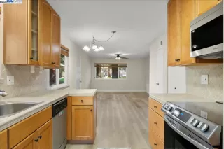 Photo #6: 41047431 Listing