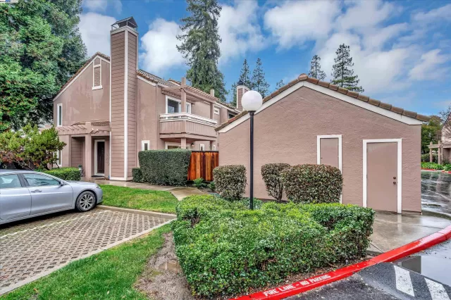 MLS: 41047488 Condo For Sale