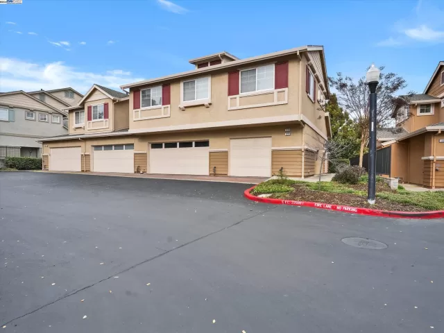 MLS: 41047509 Condo For Sale