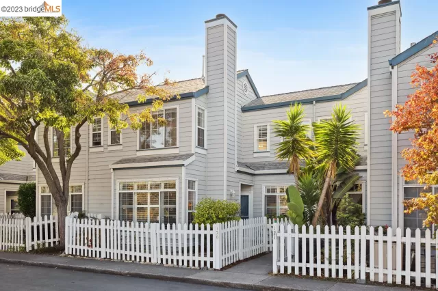 MLS: 41047553 Condo For Sale