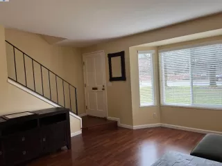 Photo #4: 41047843 Listing