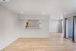 Photo #5: 41047912 Listing