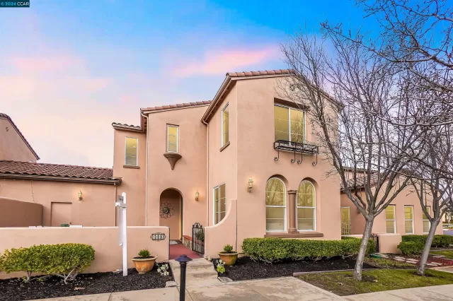 MLS: 41047956 Condo For Sale