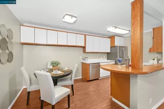 Photo #2: 41047975 Listing