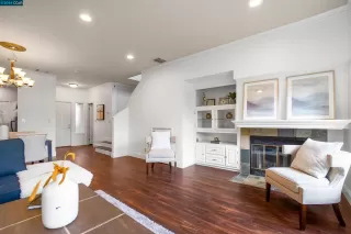 Photo #6: 41048004 Listing