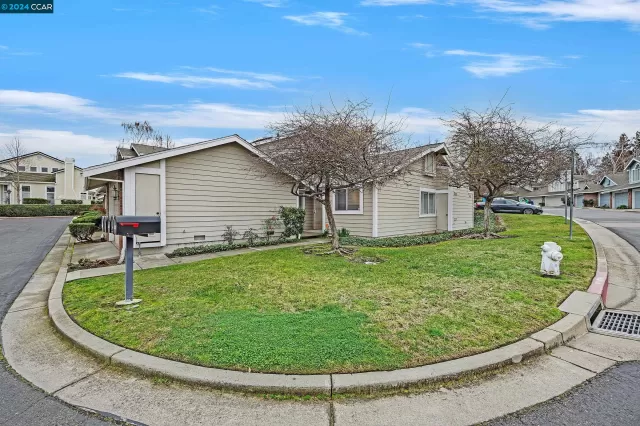 MLS: 41048017 Condo For Sale