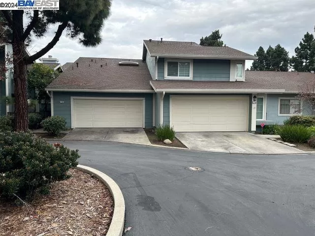 MLS: 41048032 Condo For Sale
