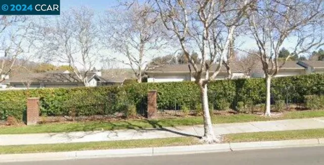 MLS: 41048166 Condo For Sale