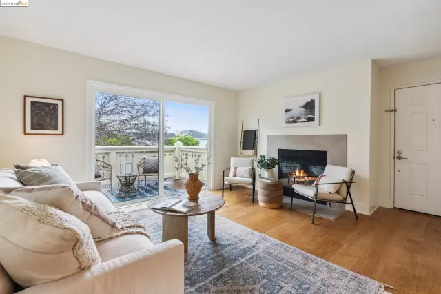 MLS: 41048402 Condo For Sale