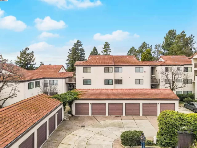 MLS: 41048450 Condo For Sale