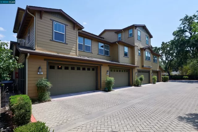 MLS: 41048473 Condo For Sale