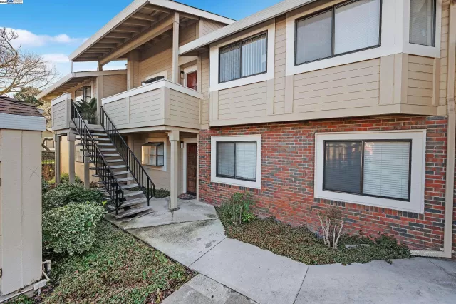 MLS: 41048484 Condo For Sale