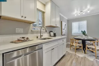 Photo #5: 41048556 Listing