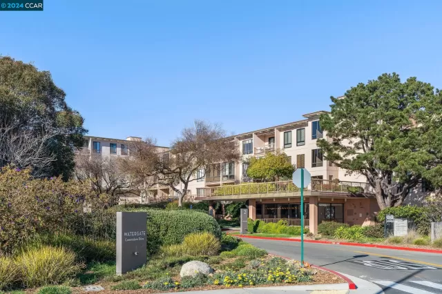 MLS: 41048680 Condo For Sale
