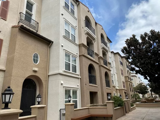 MLS: 41048713 Condo For Sale