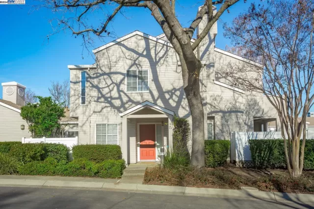 MLS: 41048742 Condo For Sale