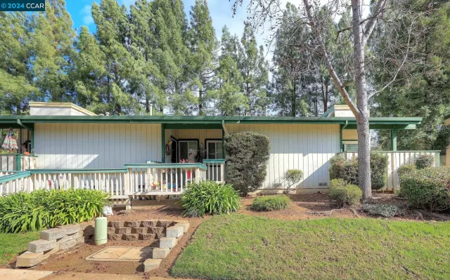 MLS: 41048811 Condo For Sale