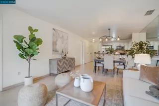 Photo #6: 41048819 Listing