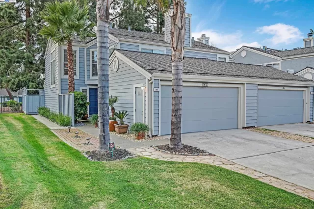 MLS: 41048831 Condo For Sale