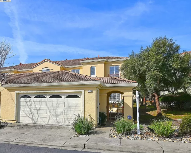 MLS: 41048865 Condo For Sale