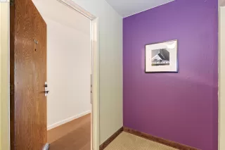 Photo #6: 41048901 Listing