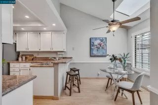 Photo #6: 41048937 Listing