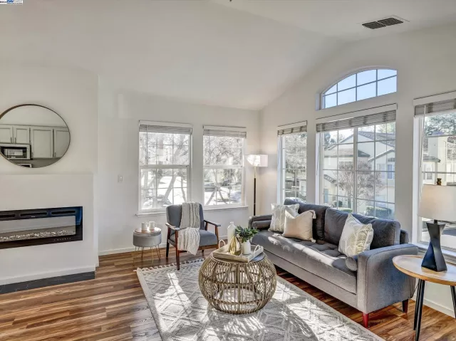 MLS: 41048957 Condo For Sale