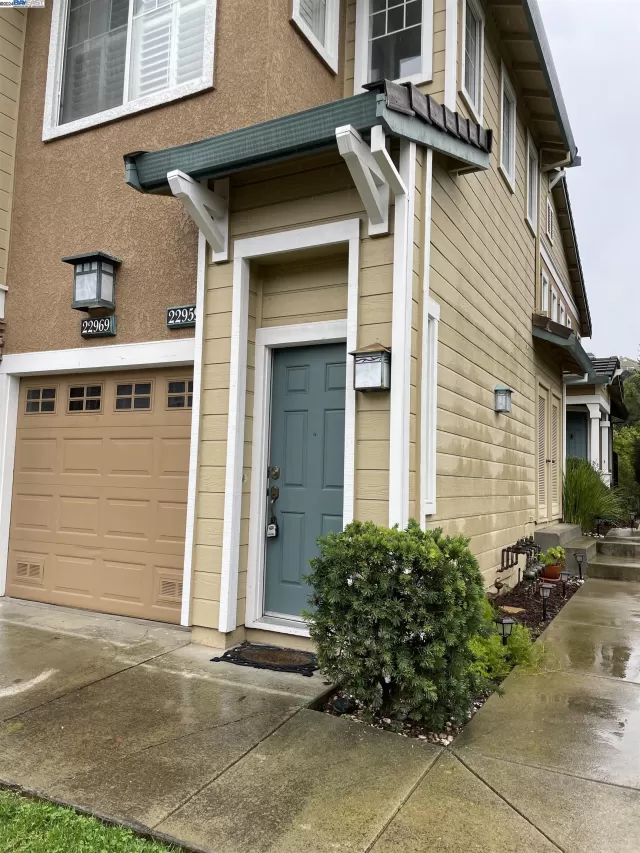 MLS: 41049047 Condo For Sale