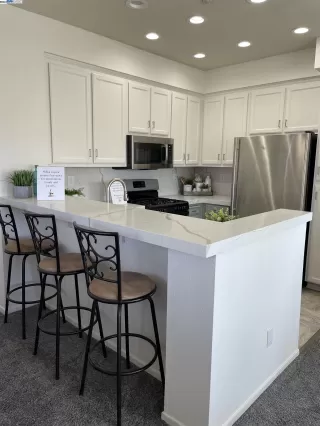 Photo #5: 41049047 Listing