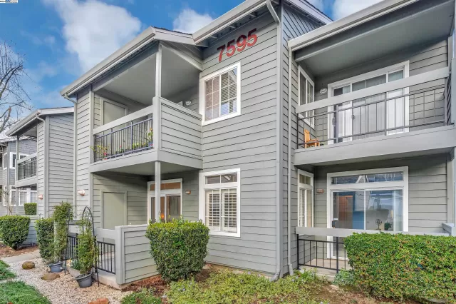 MLS: 41049117 Condo For Sale