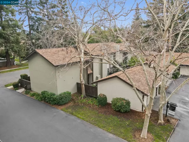 MLS: 41049245 Condo For Sale