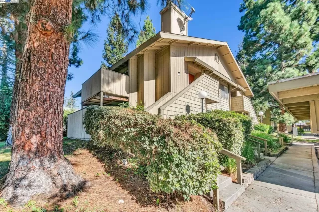 MLS: 41049330 Condo For Sale