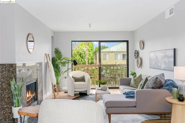 MLS: 41049331 Condo For Sale