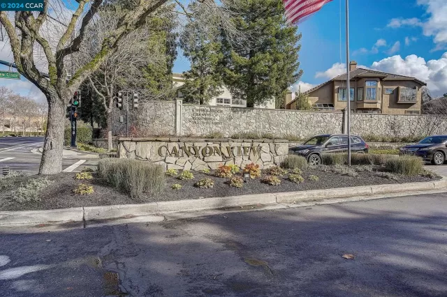 MLS: 41049362 Condo For Sale