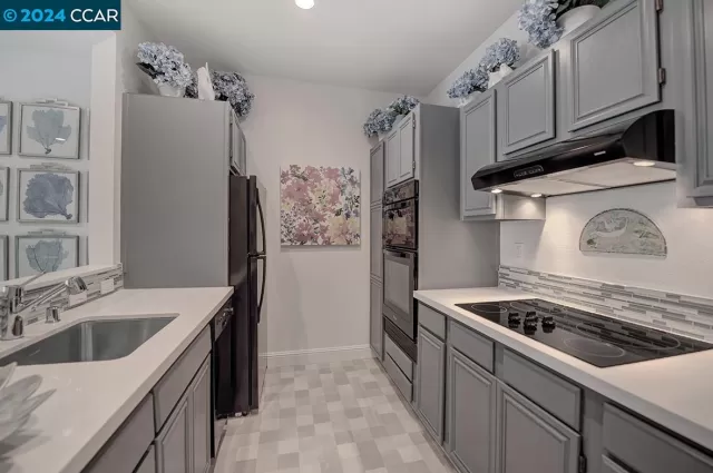 MLS: 41049373 Condo For Sale