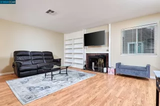 Photo #5: 41049458 Listing