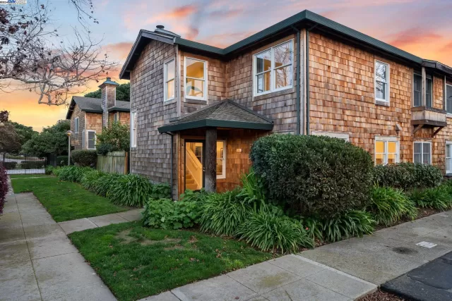 MLS: 41049493 Condo For Sale