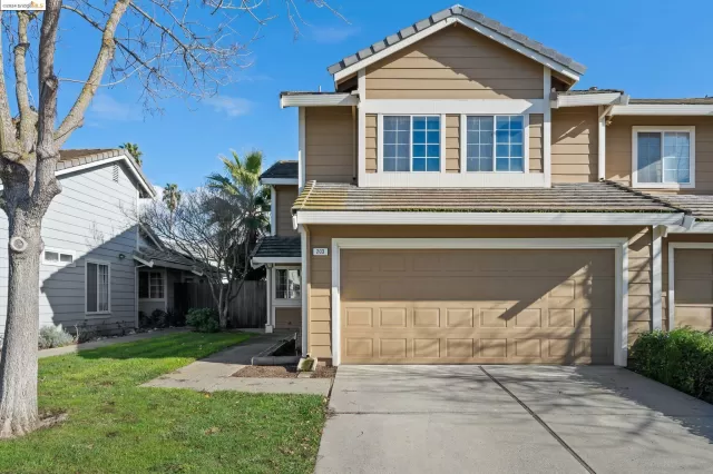 MLS: 41049531 Condo For Sale