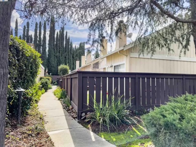 MLS: 41049560 Condo For Sale