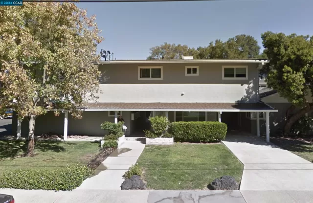 MLS: 41049682 Condo For Sale