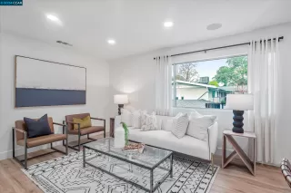 Photo #5: 41049733 Listing