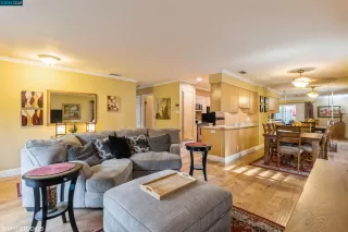 Photo #6: 41049793 Listing